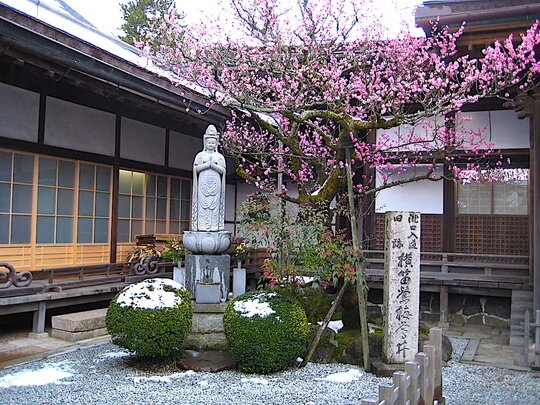 Traditionell japanische Räume, nach Kundenwünschen gefertigt | © Shoji Bau | Japanische Möbel