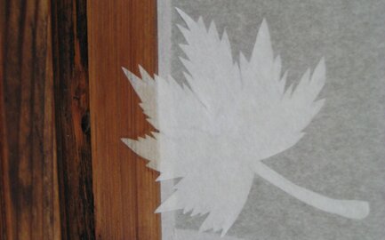 Colla per porte scorrevoli Shoji – applicazione precisa per carta Washi con elementi decorativi. Colla per porte scorrevoli Shoji – applicazione precisa per carta Washi con elementi decorativi.
