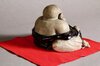Keramikfigur Hotei – Glücksbringer und Symbol für Zufriedenheit Keramikfigur Hotei – Glücksbringer und Symbol für Zufriedenheit