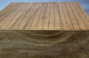 Detailansicht der Spielfläche und Holzstruktur eines massiven Go-Tischs aus Japan Detailansicht der Spielfläche und Holzstruktur eines massiven Go-Tischs aus Japan