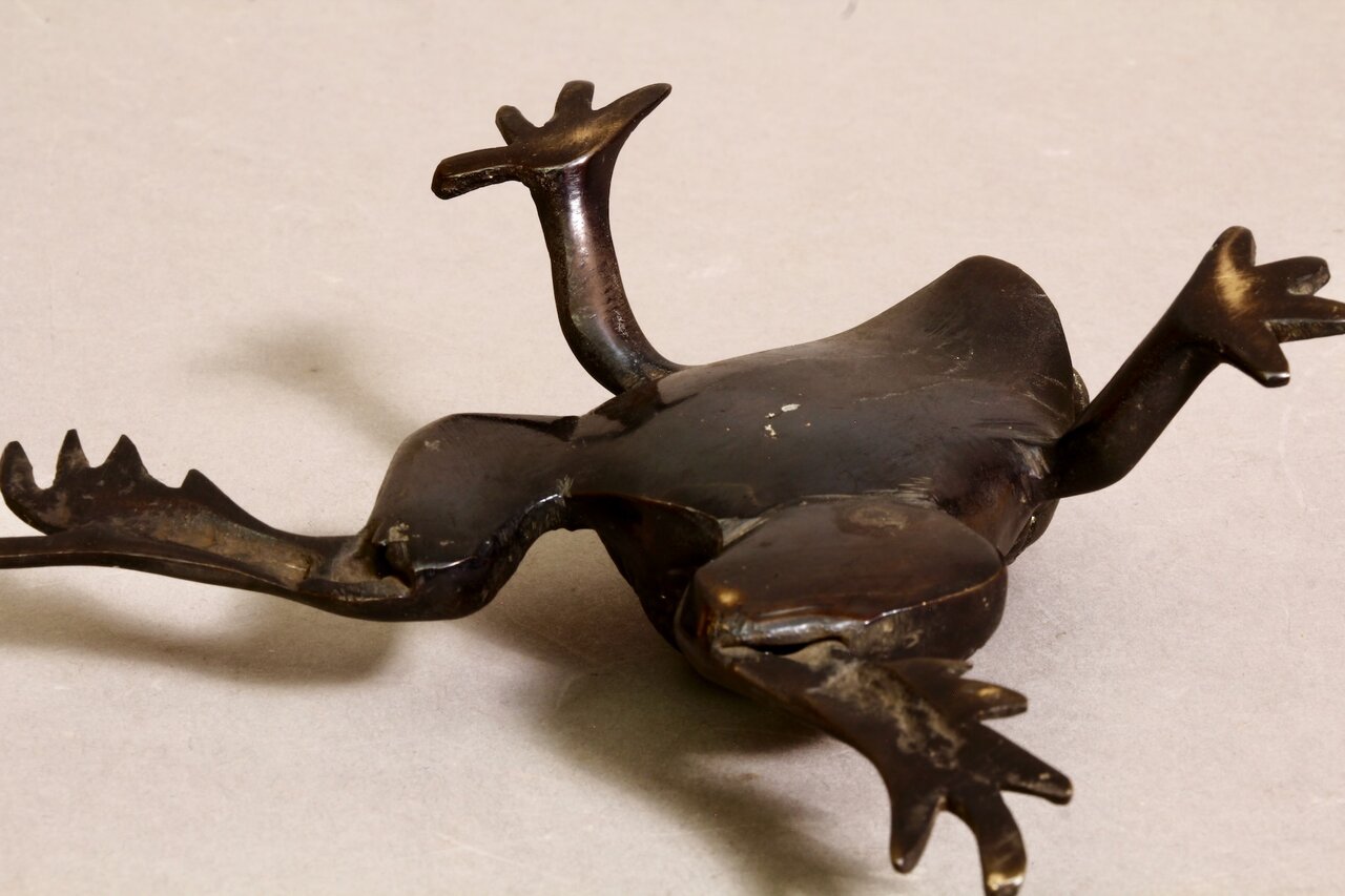 Antique bronze frog - Artwork of the 20th century | Shoji Bau