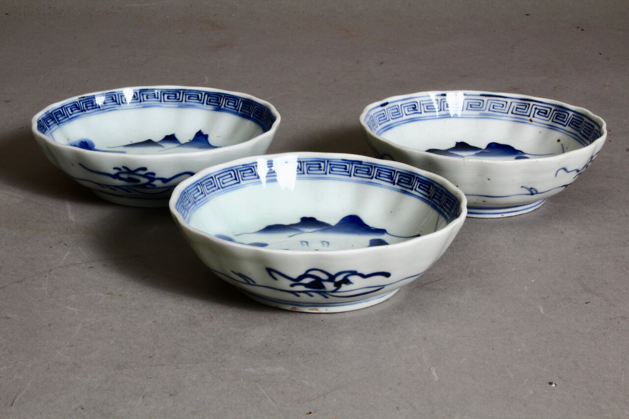 Set aus 5 Porzellantellern – Edo-Periode, 19. Jhdt