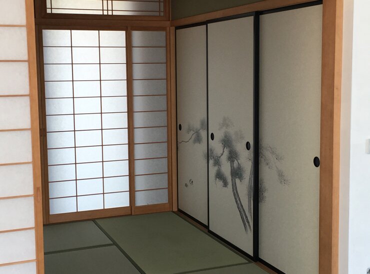 Japanische Einrichtung mit Shoji und Tatami