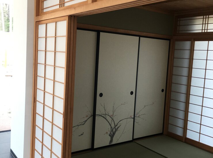 Japanische Einrichtung mit Shoji und Tatami