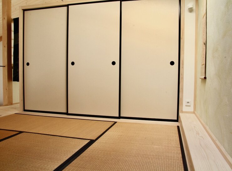 Japanische Einrichtung mit Shoji und Tatami